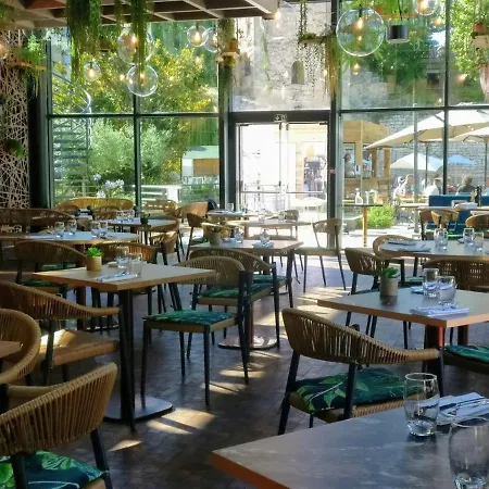 Hotel Aquabella & 4*